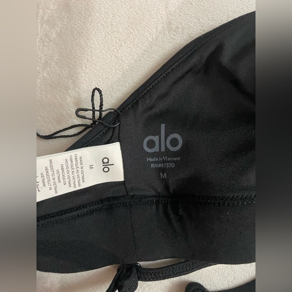 NWT Alo Splendor Bra in Black Adjustable Straps Size M - Picture 11 of 11